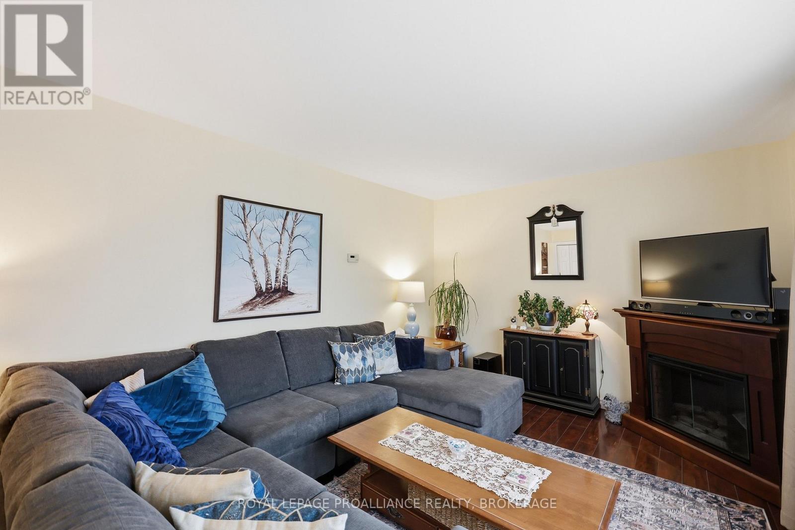 5 - 9 Winchester Drive, Greater Napanee, Ontario  K7R 3P9 - Photo 13 - X12930582