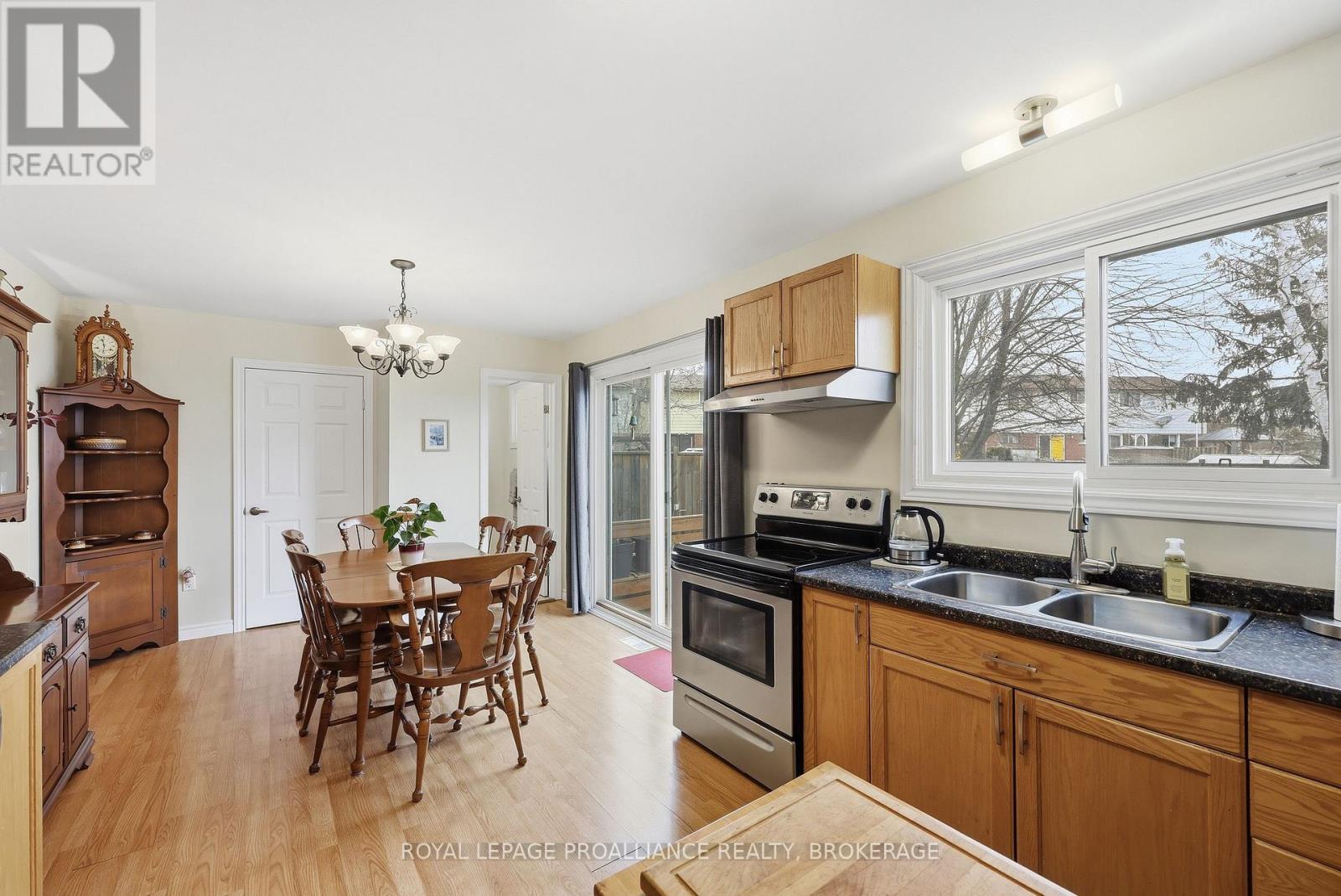 5 - 9 Winchester Drive, Greater Napanee, Ontario  K7R 3P9 - Photo 20 - X12930582