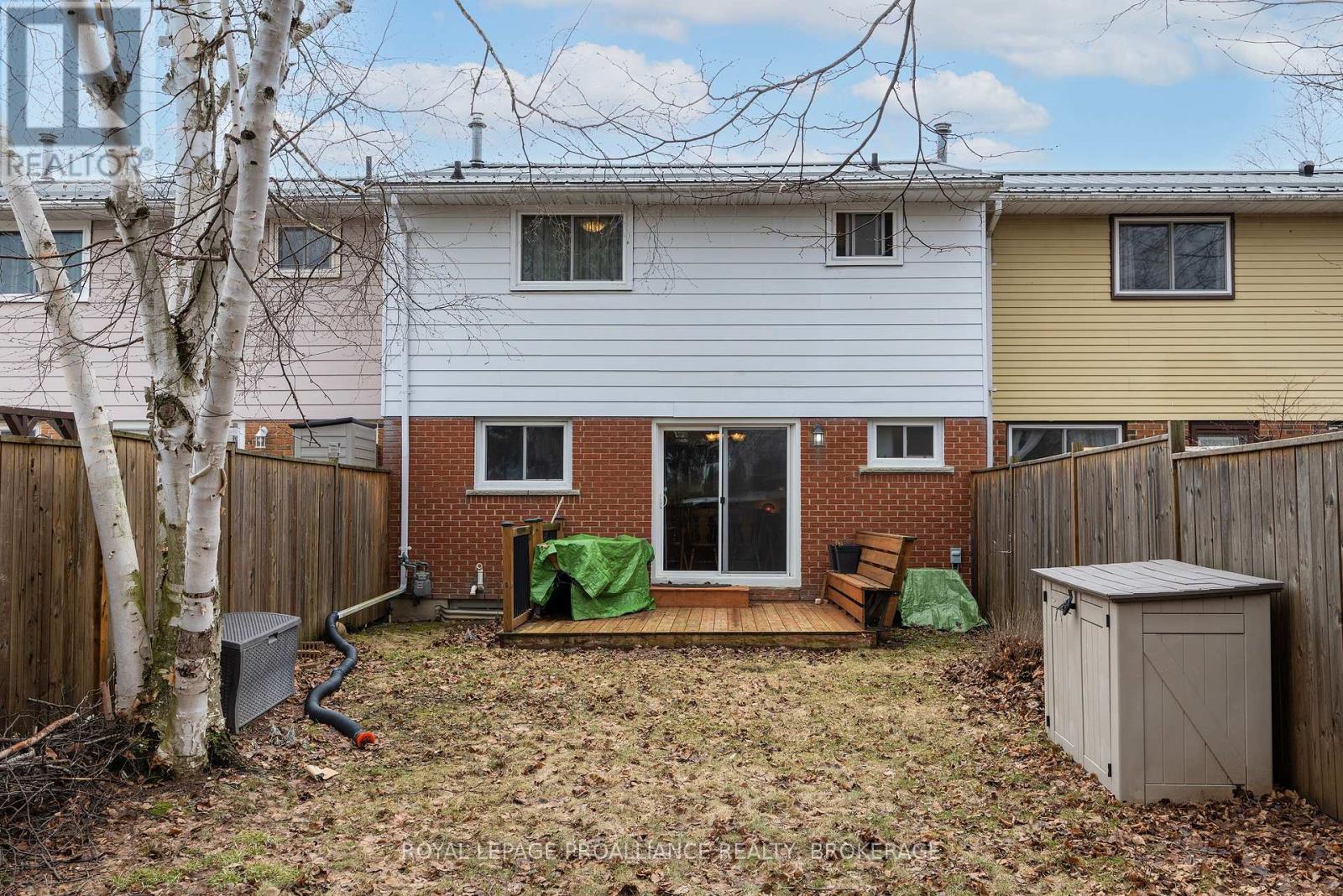 5 - 9 Winchester Drive, Greater Napanee, Ontario  K7R 3P9 - Photo 9 - X12930582