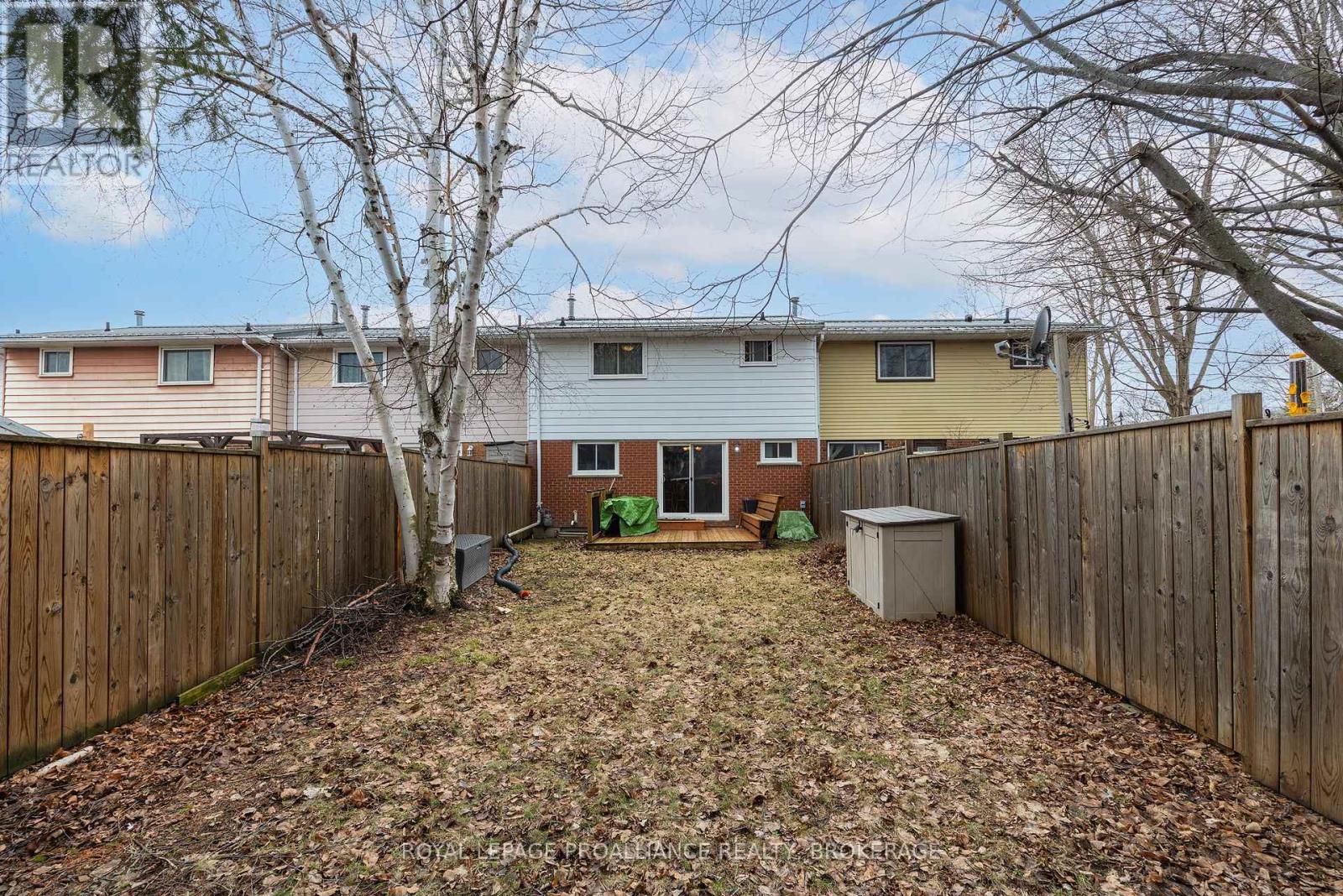 5 - 9 Winchester Drive, Greater Napanee, Ontario  K7R 3P9 - Photo 8 - X12930582