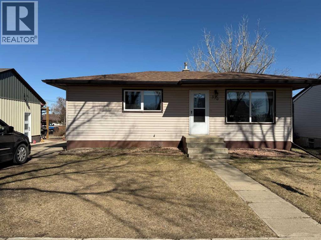 330 3 Avenue E, Bow Island, Alberta