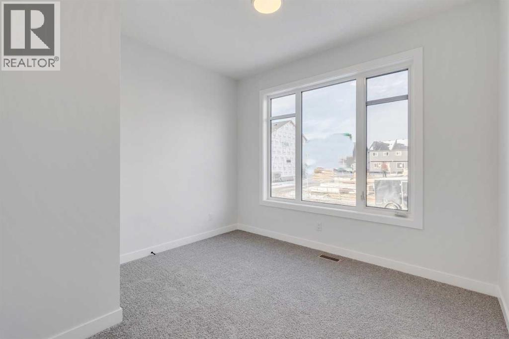 33 Savanna Place Ne, Calgary, Alberta  T3J 4B6 - Photo 8 - A2286886