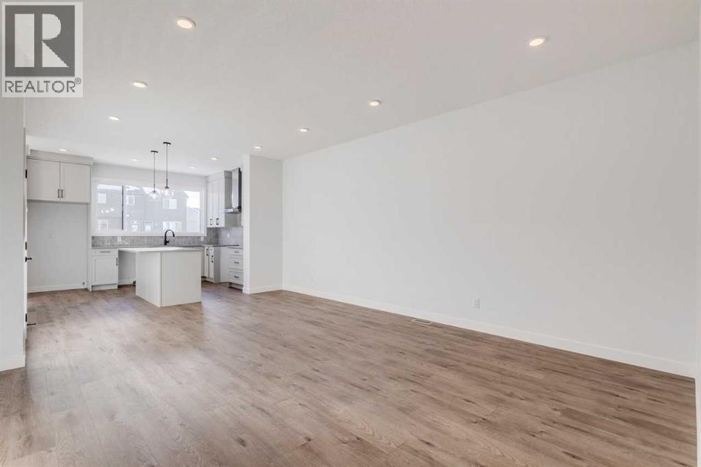 33 Savanna Place Ne, Calgary, Alberta  T3J 4B6 - Photo 5 - A2286886