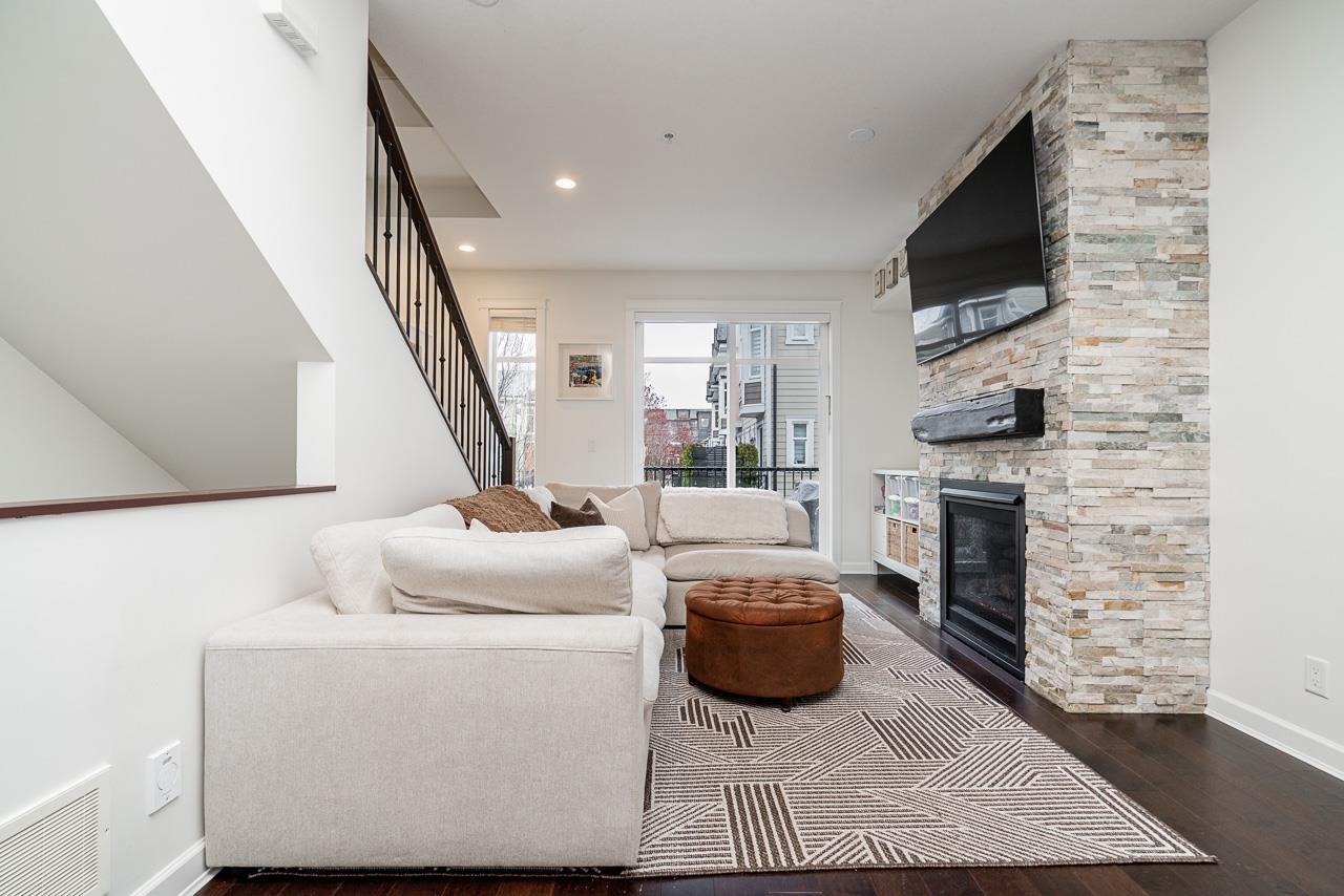 44 8068 207 Street, Langley, British Columbia  V2Y 0M9 - Photo 2 - R3105917