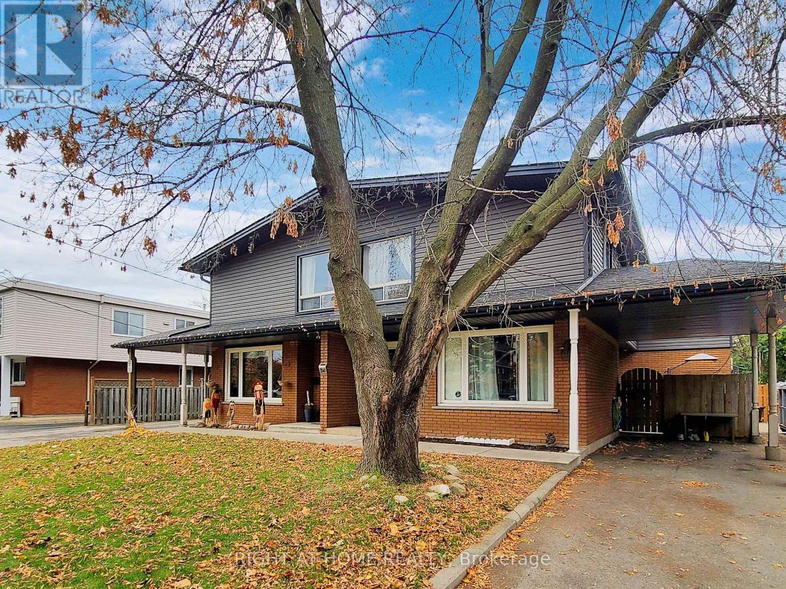 4 - 2060 Prospect Street, Burlington, Ontario  L7R 1Y9 - Photo 2 - W12960640