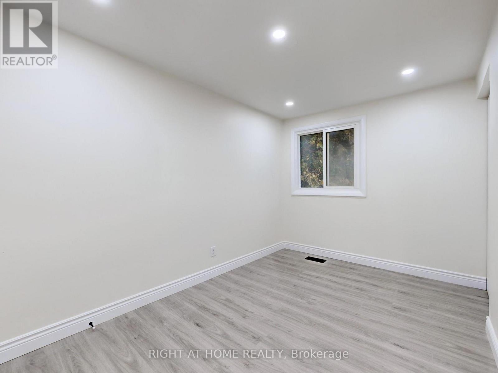 4 - 2060 Prospect Street, Burlington, Ontario  L7R 1Y9 - Photo 24 - W12960640