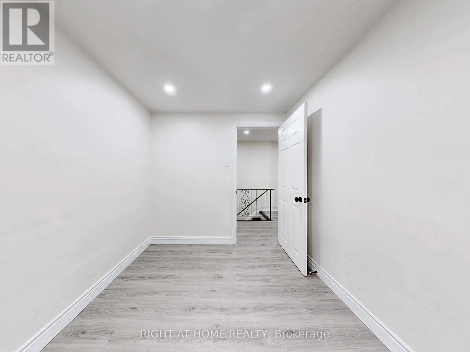 4 - 2060 Prospect Street, Burlington, Ontario  L7R 1Y9 - Photo 25 - W12960640