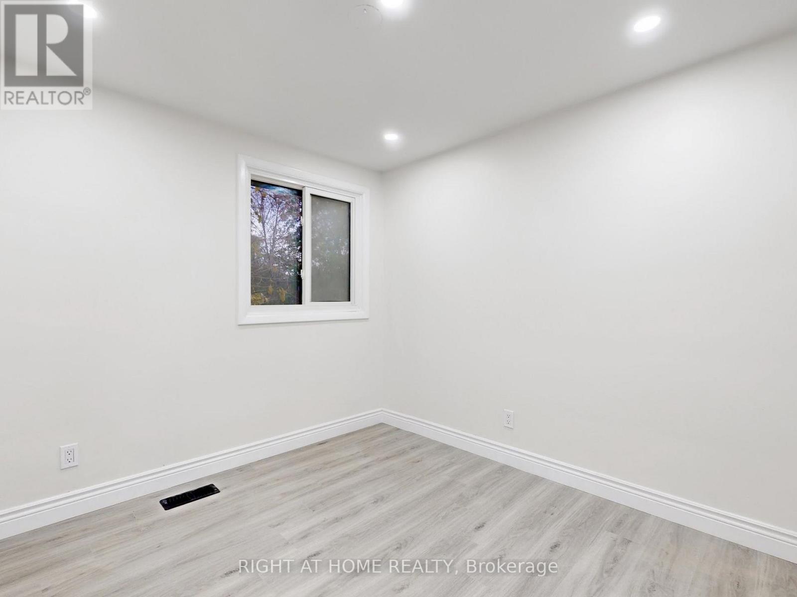 4 - 2060 Prospect Street, Burlington, Ontario  L7R 1Y9 - Photo 28 - W12960640