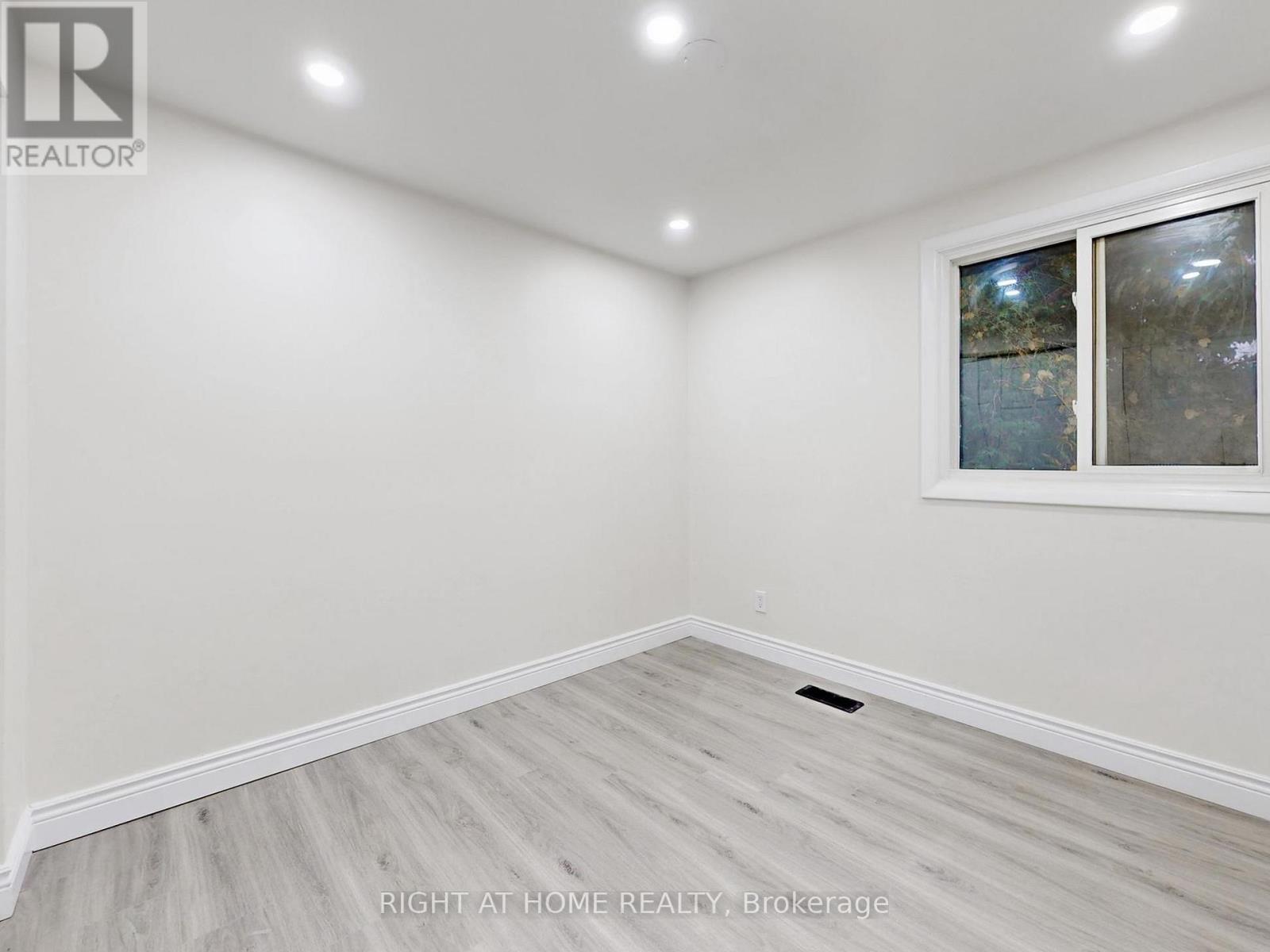 4 - 2060 Prospect Street, Burlington, Ontario  L7R 1Y9 - Photo 30 - W12960640