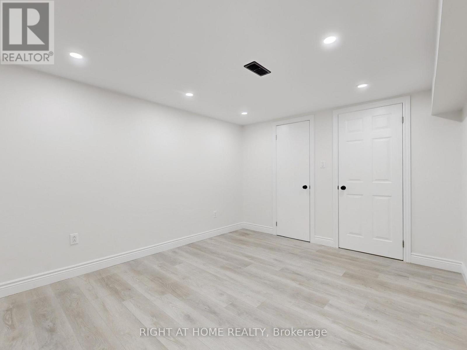 4 - 2060 Prospect Street, Burlington, Ontario  L7R 1Y9 - Photo 33 - W12960640