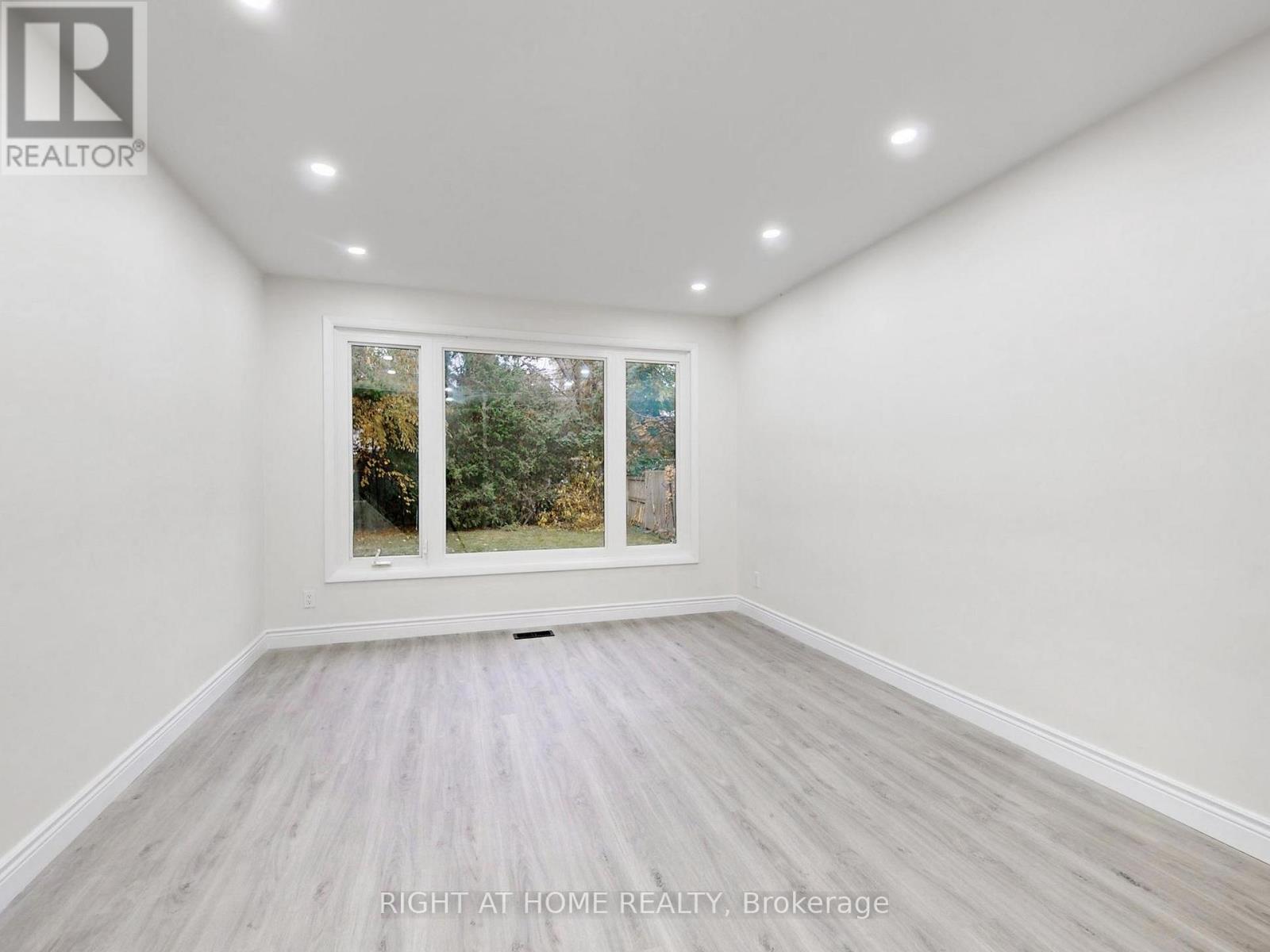 4 - 2060 Prospect Street, Burlington, Ontario  L7R 1Y9 - Photo 5 - W12960640