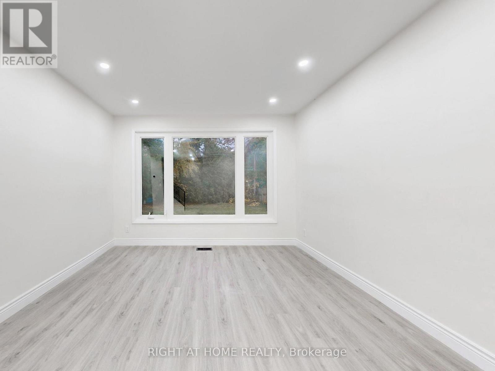 4 - 2060 Prospect Street, Burlington, Ontario  L7R 1Y9 - Photo 6 - W12960640