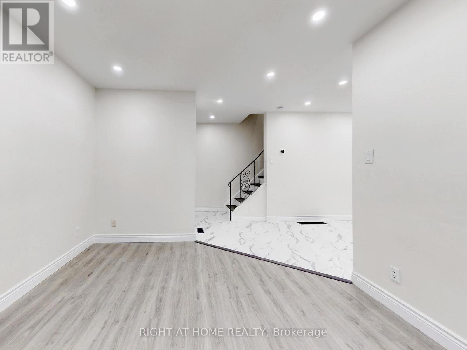 4 - 2060 Prospect Street, Burlington, Ontario  L7R 1Y9 - Photo 7 - W12960640