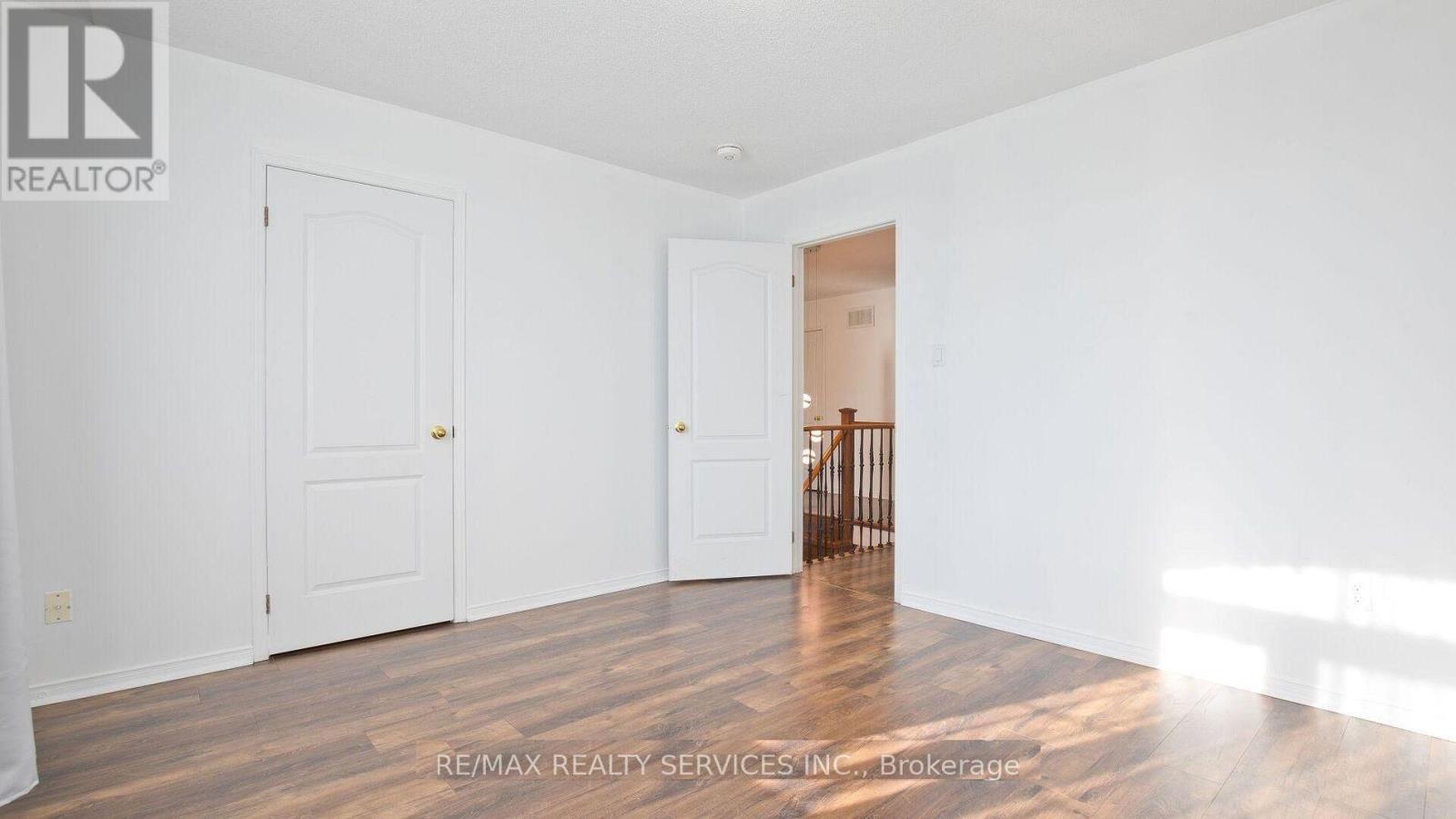 13 Waterdale Road, Brampton, Ontario  L7A 1S7 - Photo 8 - W12960646