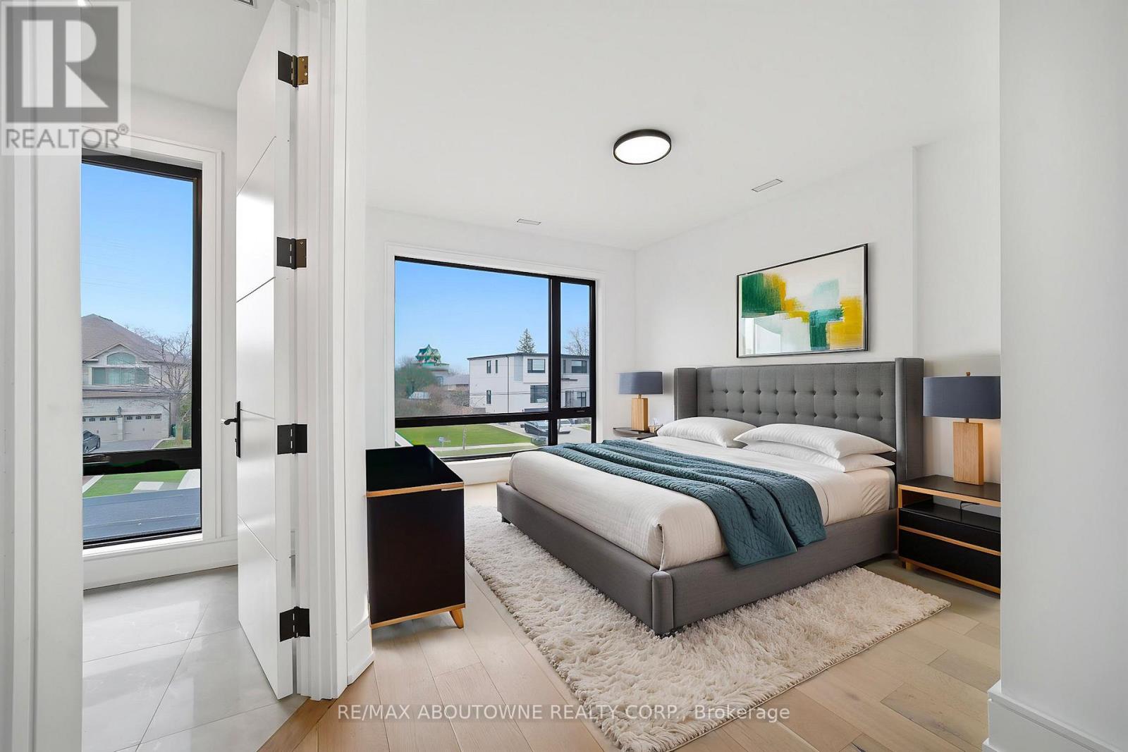 2556 Glengarry Road, Mississauga, Ontario  L5C 1Y3 - Photo 21 - W12960652