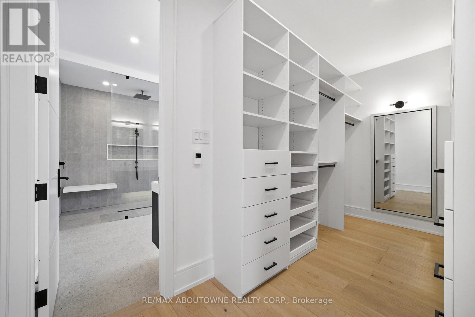 2556 Glengarry Road, Mississauga, Ontario  L5C 1Y3 - Photo 30 - W12960652