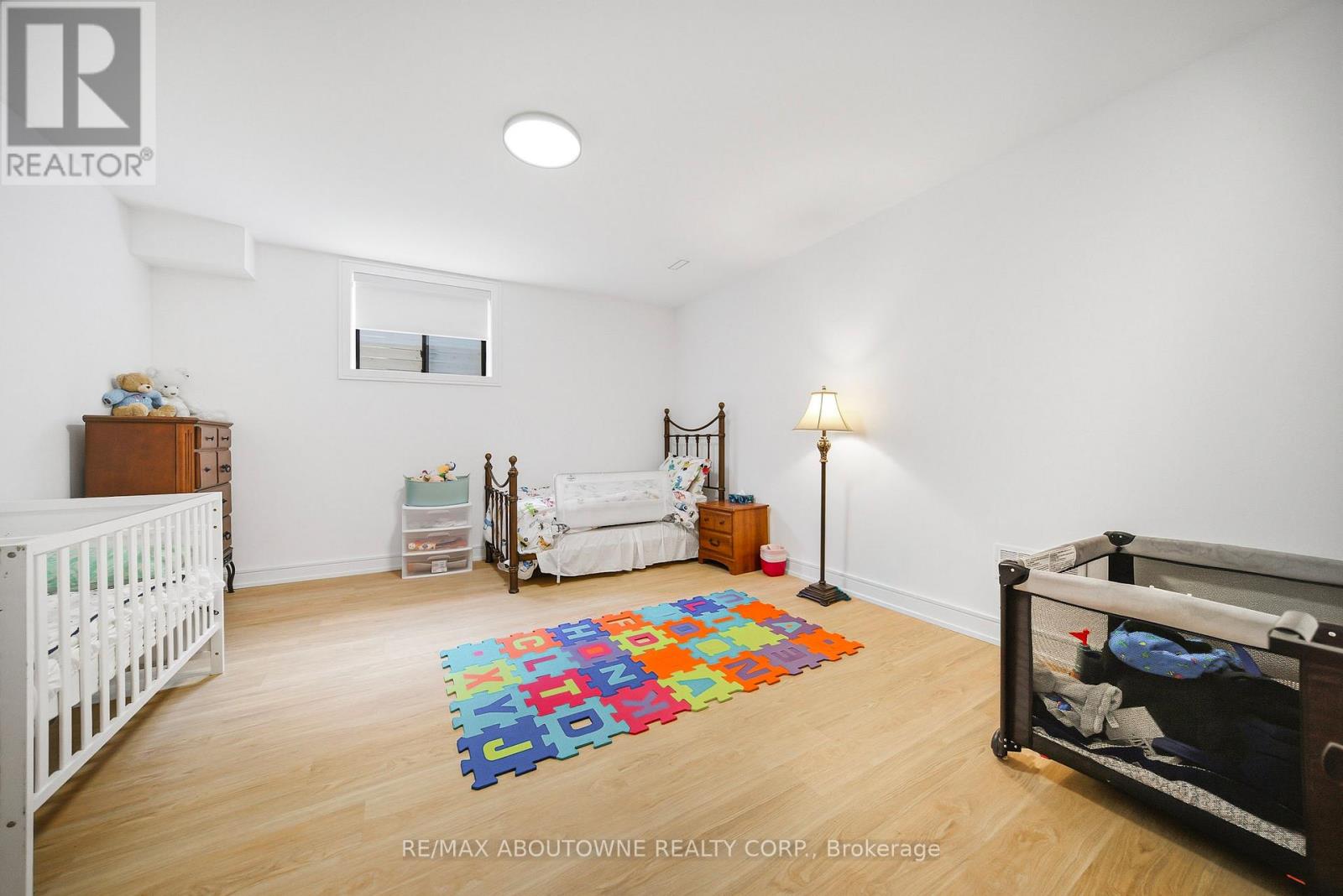 2556 Glengarry Road, Mississauga, Ontario  L5C 1Y3 - Photo 39 - W12960652