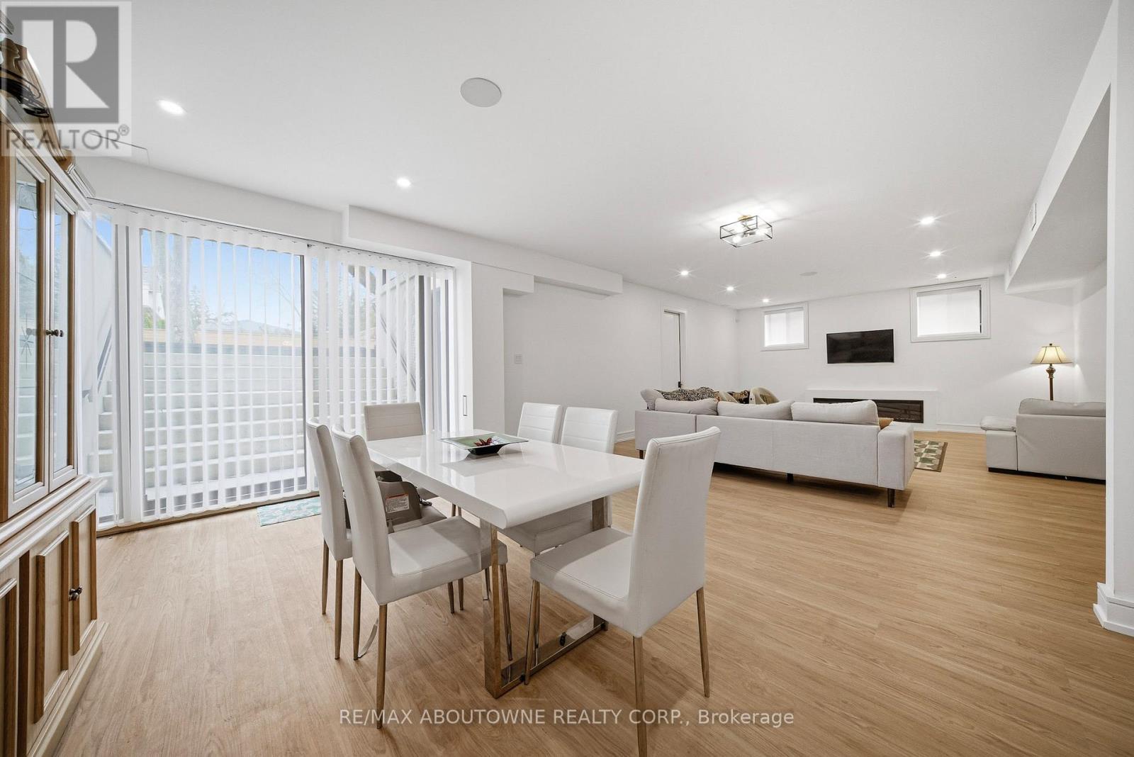 2556 Glengarry Road, Mississauga, Ontario  L5C 1Y3 - Photo 44 - W12960652