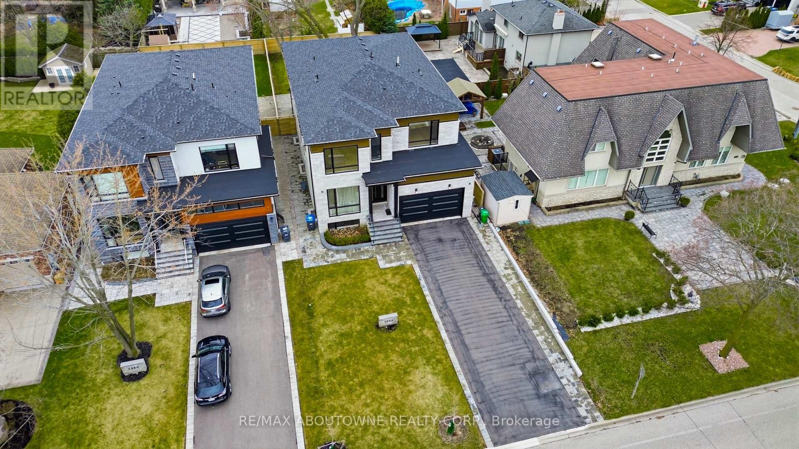 2556 Glengarry Road, Mississauga, Ontario  L5C 1Y3 - Photo 48 - W12960652