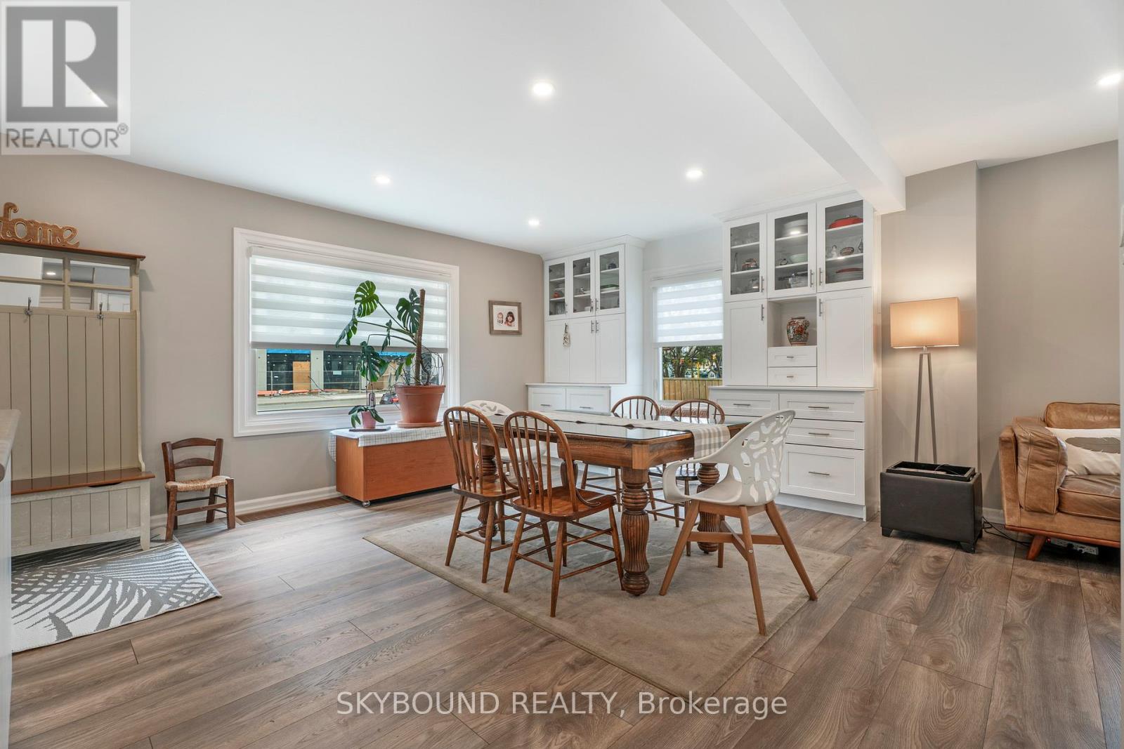 790 The Queensway, Toronto, Ontario  M8Z 1N5 - Photo 11 - W12960658