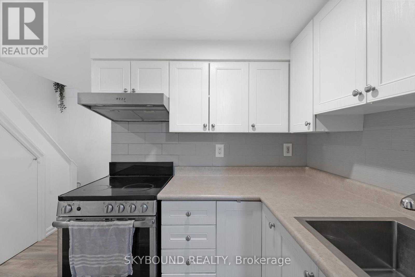 790 The Queensway, Toronto, Ontario  M8Z 1N5 - Photo 27 - W12960658