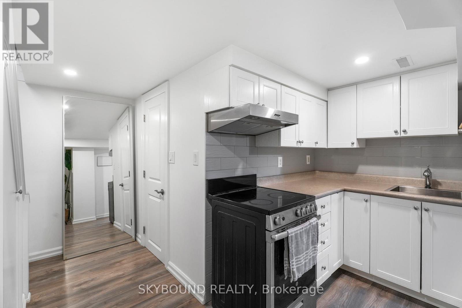 790 The Queensway, Toronto, Ontario  M8Z 1N5 - Photo 28 - W12960658