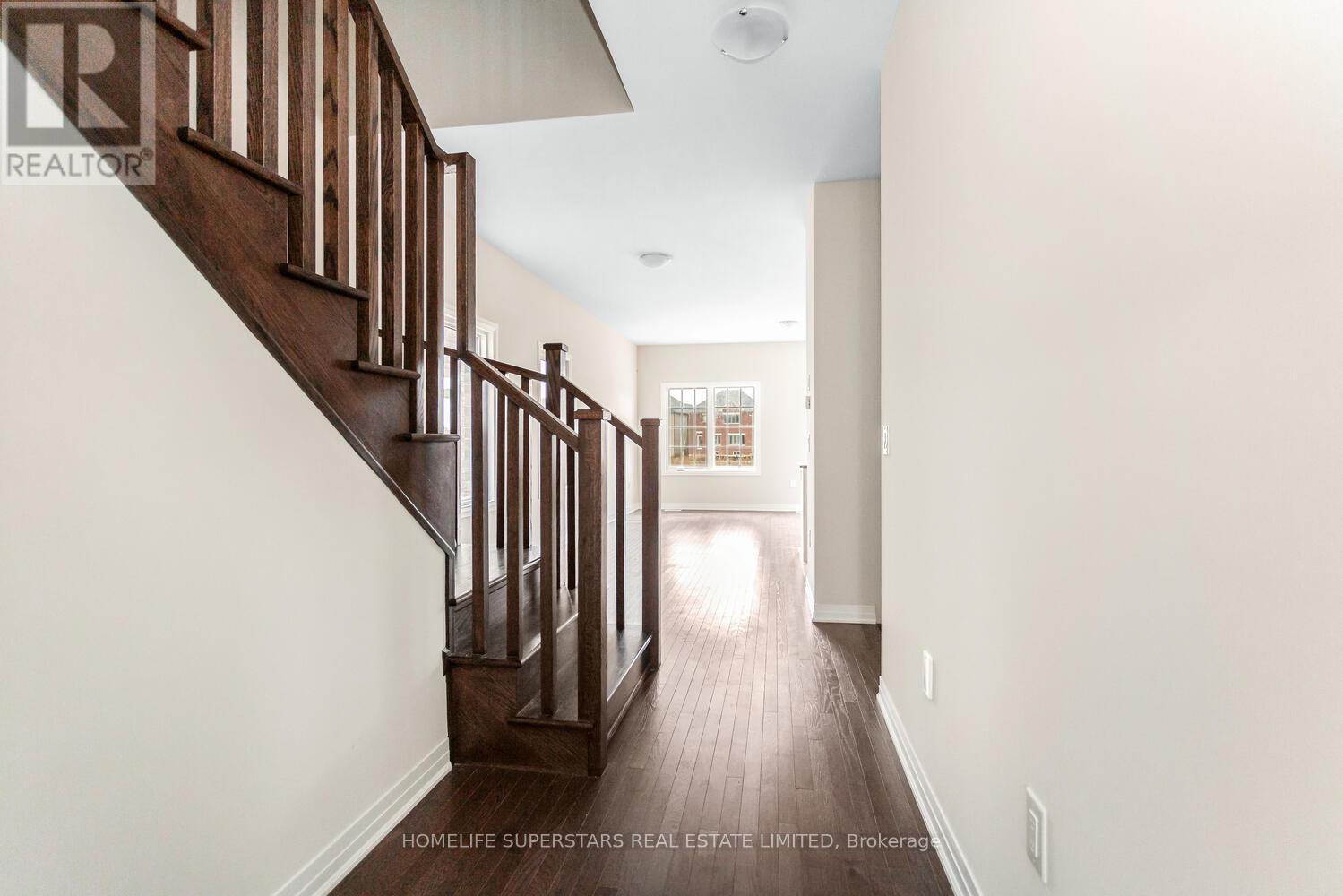 1118 Trudeau Drive, Milton, Ontario  L9E 2J4 - Photo 8 - W12960662