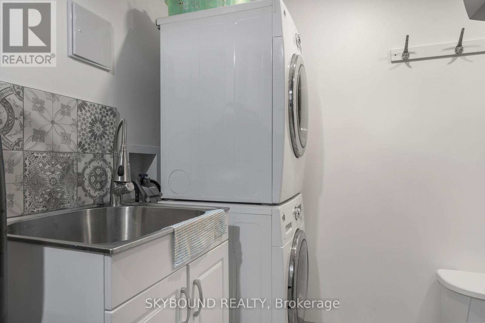 790 The Queensway, Toronto, Ontario  M8Z 1N5 - Photo 33 - W12960672