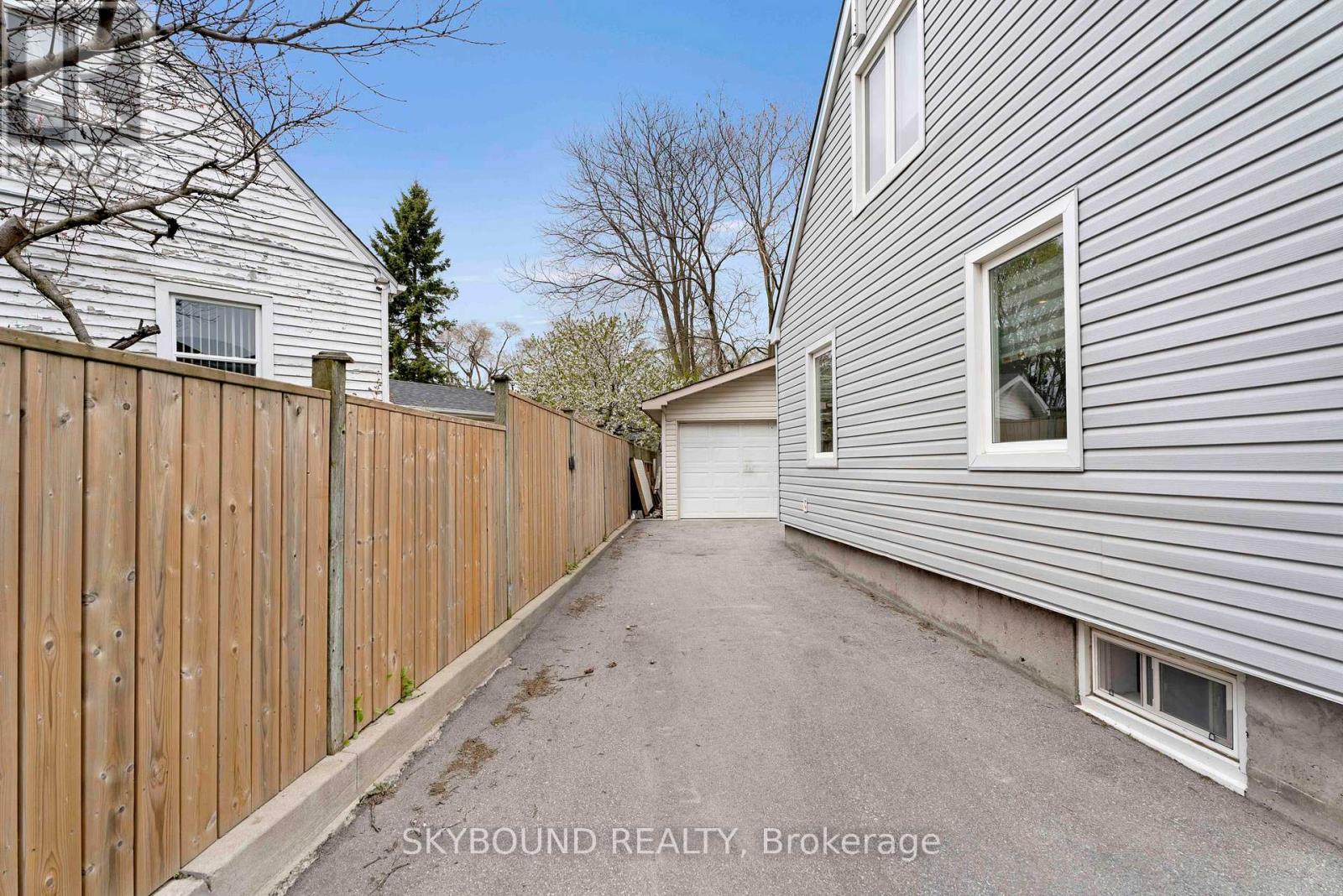 790 The Queensway, Toronto, Ontario  M8Z 1N5 - Photo 34 - W12960672