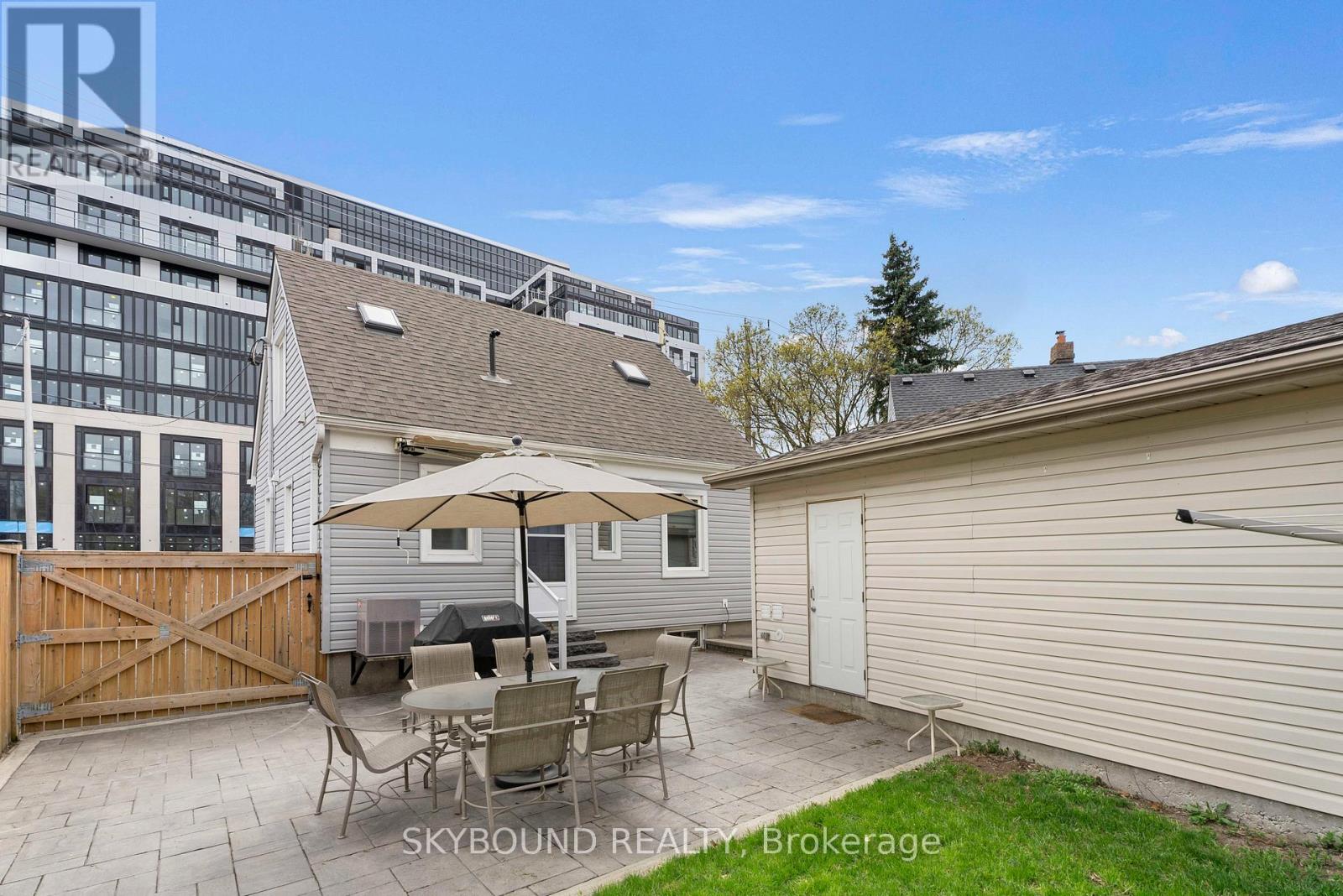 790 The Queensway, Toronto, Ontario  M8Z 1N5 - Photo 37 - W12960672