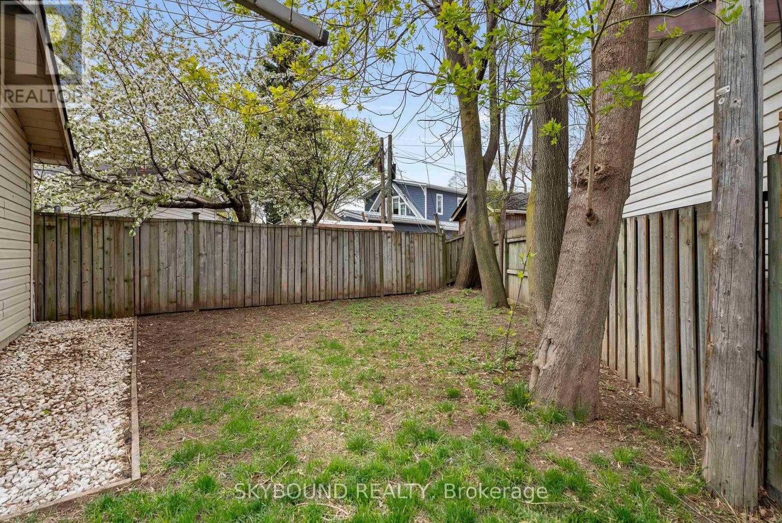 790 The Queensway, Toronto, Ontario  M8Z 1N5 - Photo 38 - W12960672