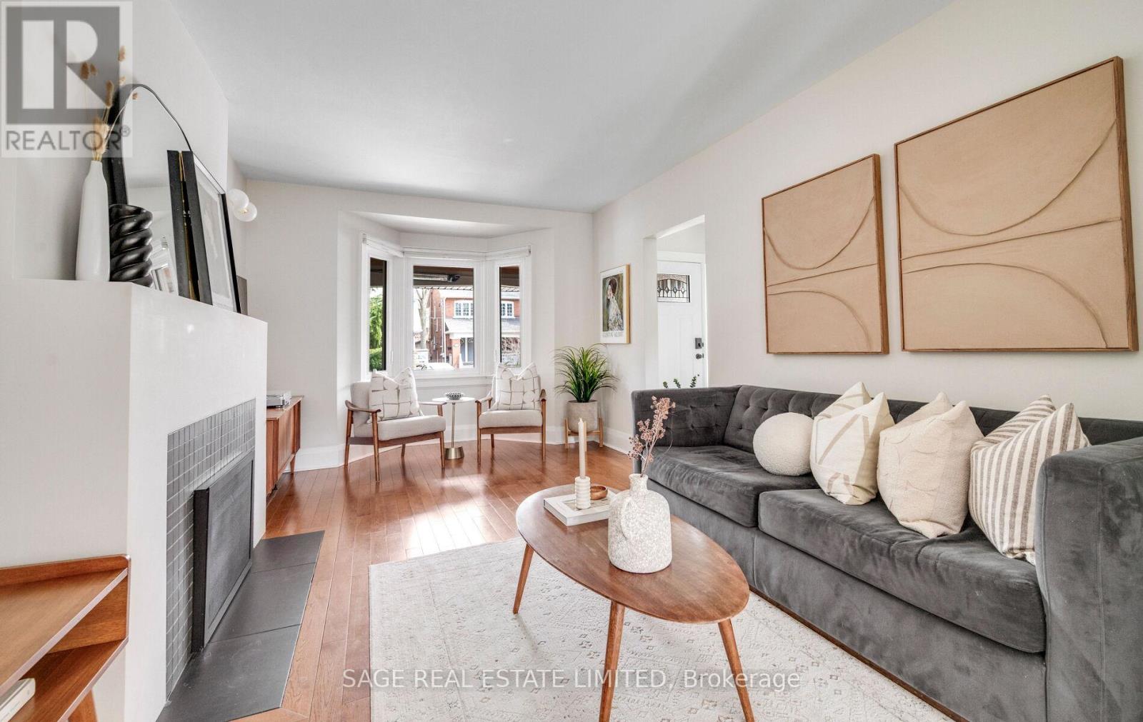 318 Durie Street, Toronto, Ontario  M6S 3G3 - Photo 11 - W12960710