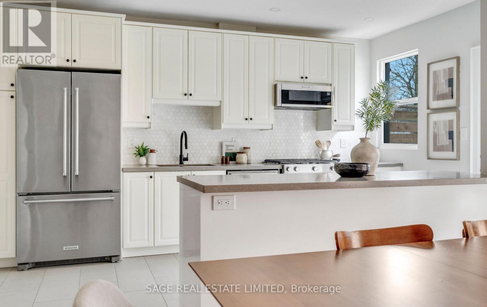 318 Durie Street, Toronto, Ontario  M6S 3G3 - Photo 15 - W12960710