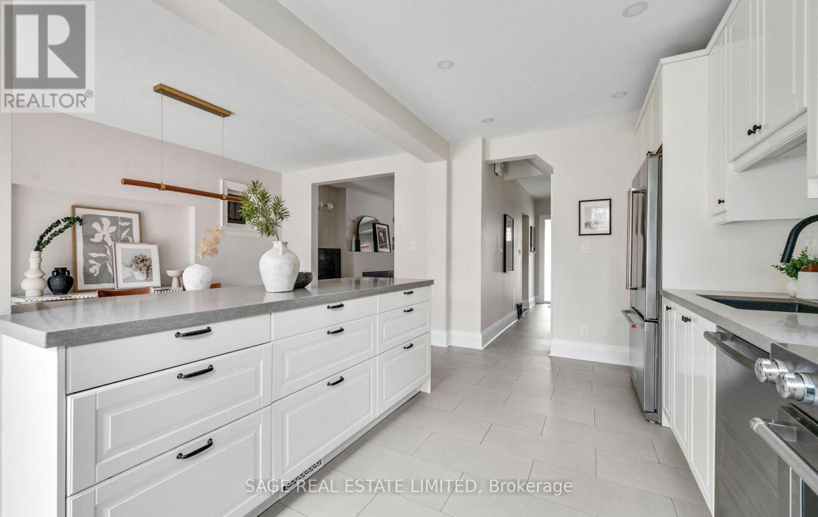 318 Durie Street, Toronto, Ontario  M6S 3G3 - Photo 19 - W12960710