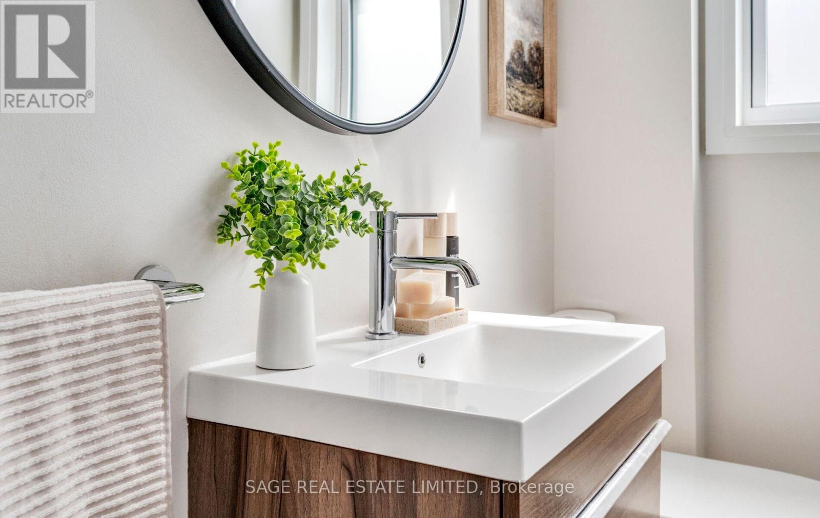 318 Durie Street, Toronto, Ontario  M6S 3G3 - Photo 34 - W12960710