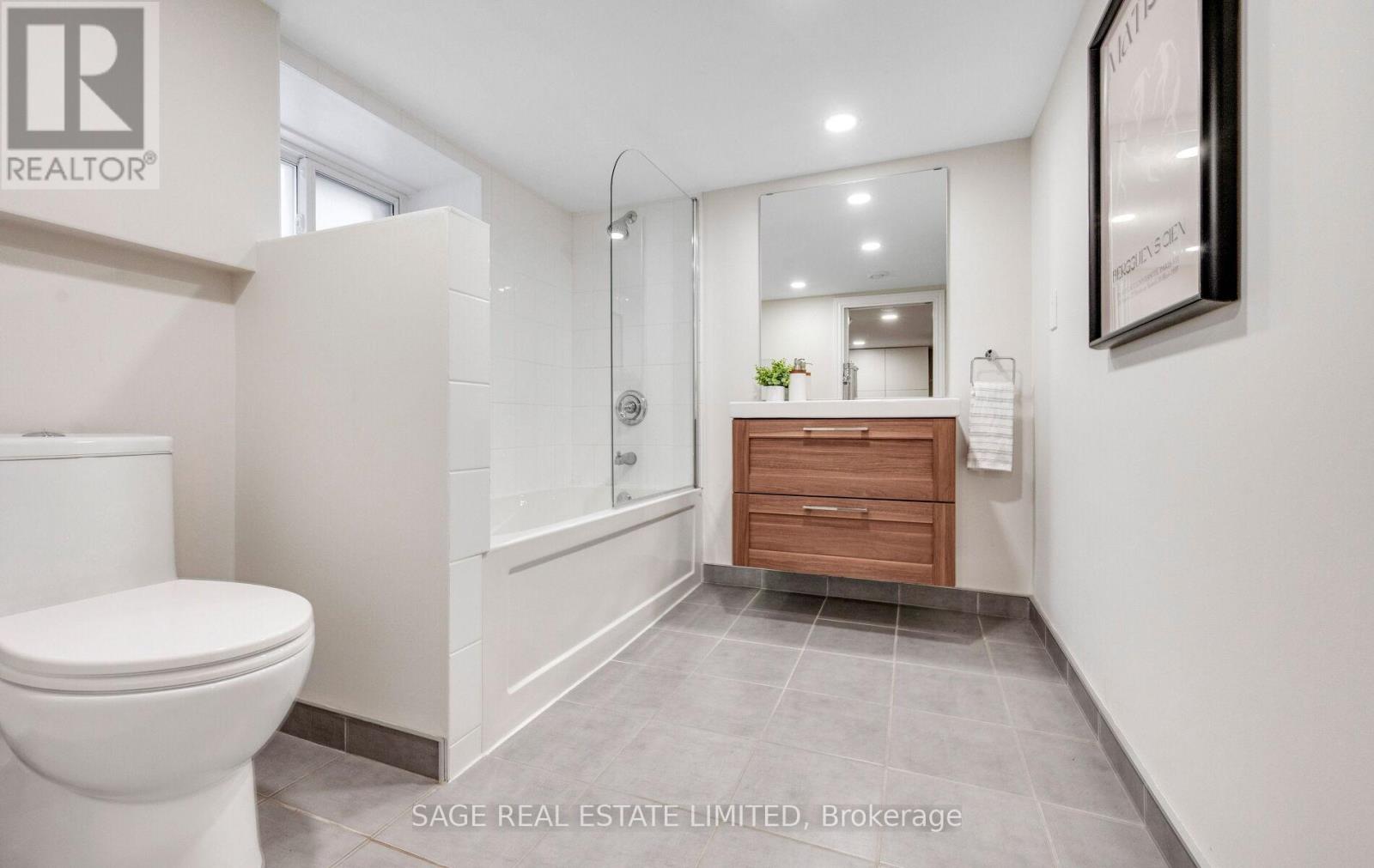 318 Durie Street, Toronto, Ontario  M6S 3G3 - Photo 39 - W12960710