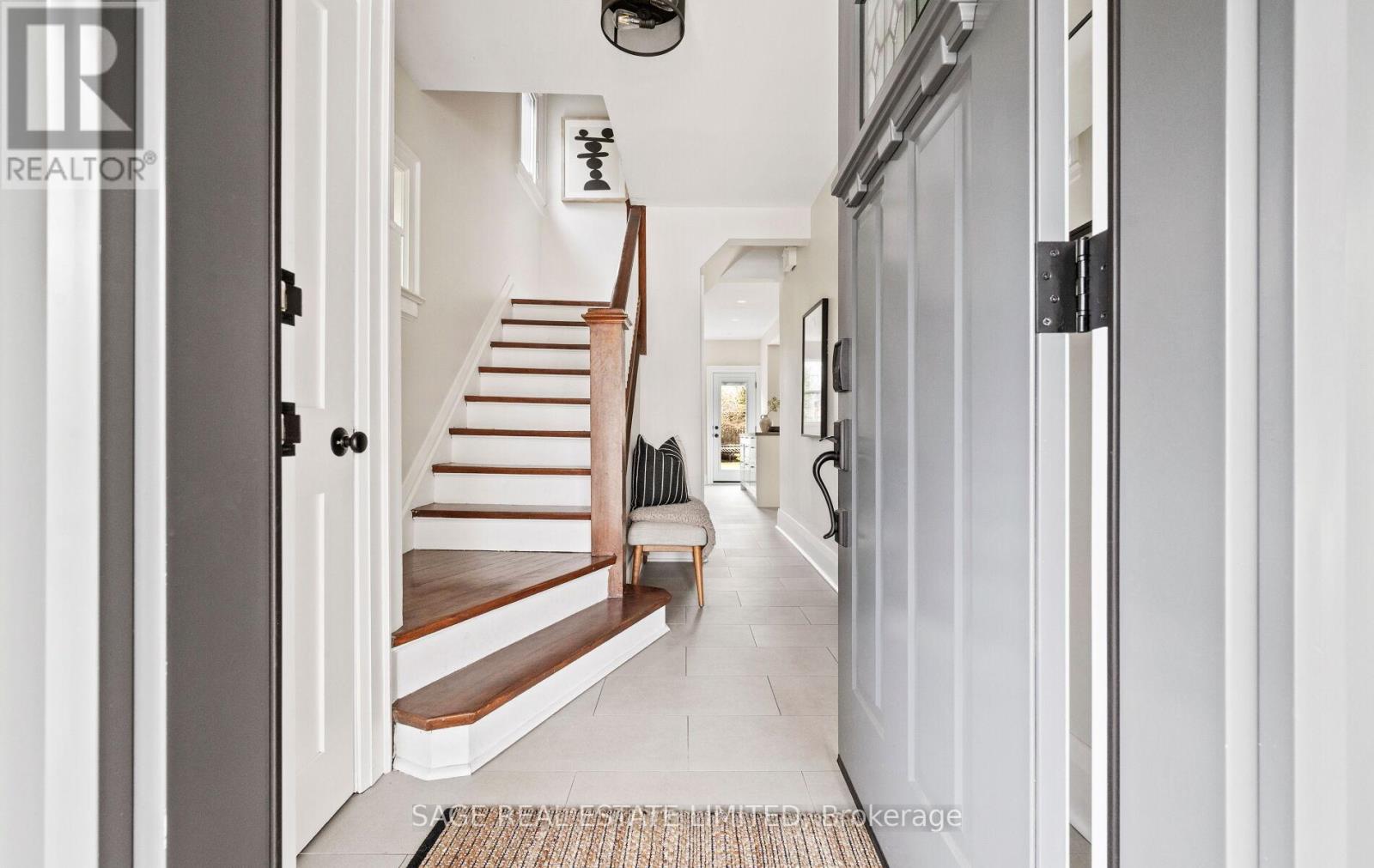 318 Durie Street, Toronto, Ontario  M6S 3G3 - Photo 5 - W12960710