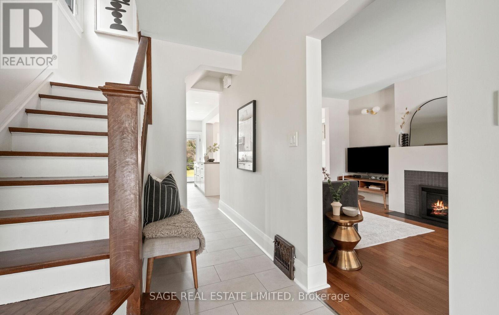 318 Durie Street, Toronto, Ontario  M6S 3G3 - Photo 6 - W12960710