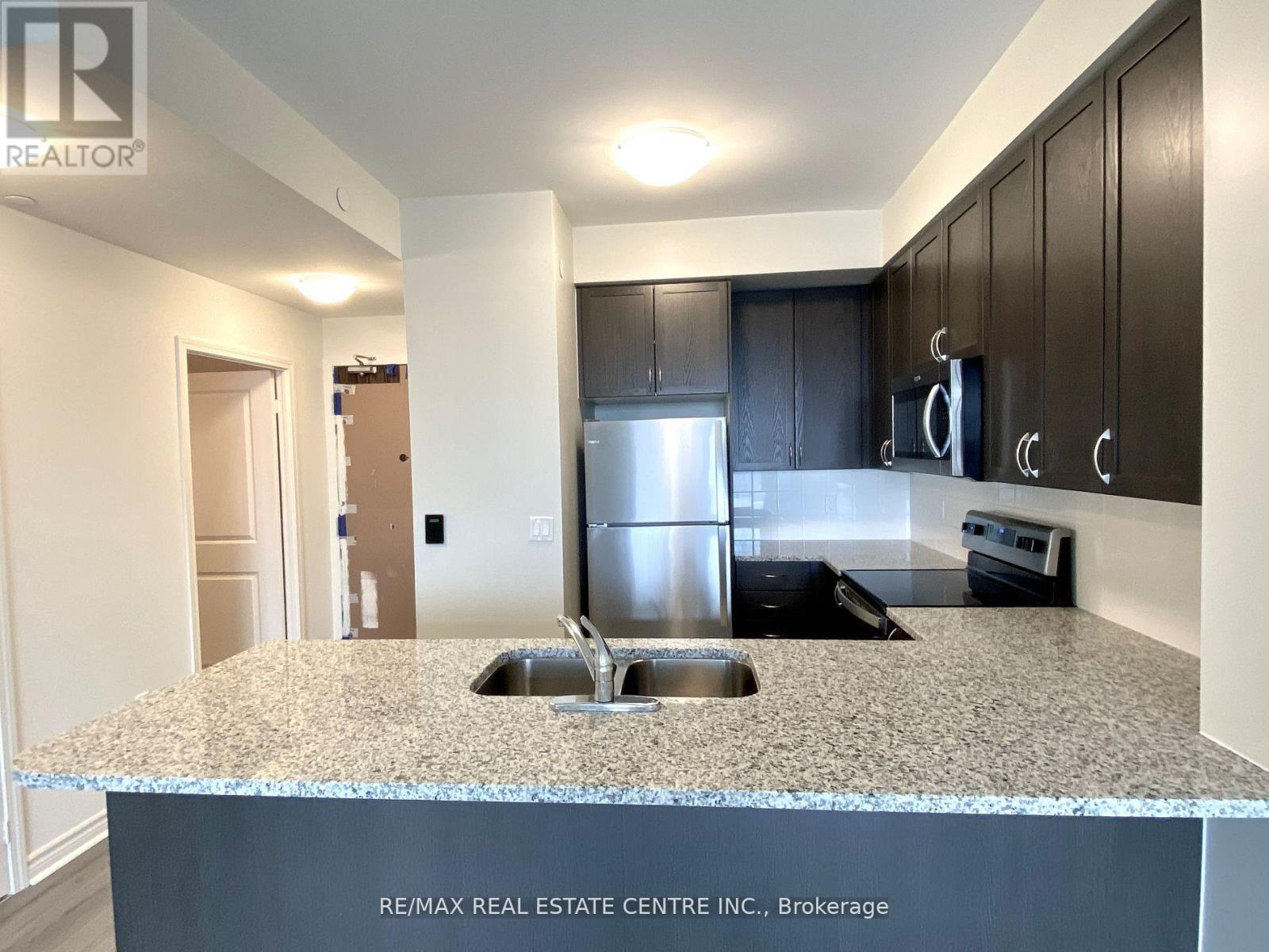 2118 - 349 Rathburn Road W, Mississauga, Ontario  L5B 0G9 - Photo 3 - W12960724