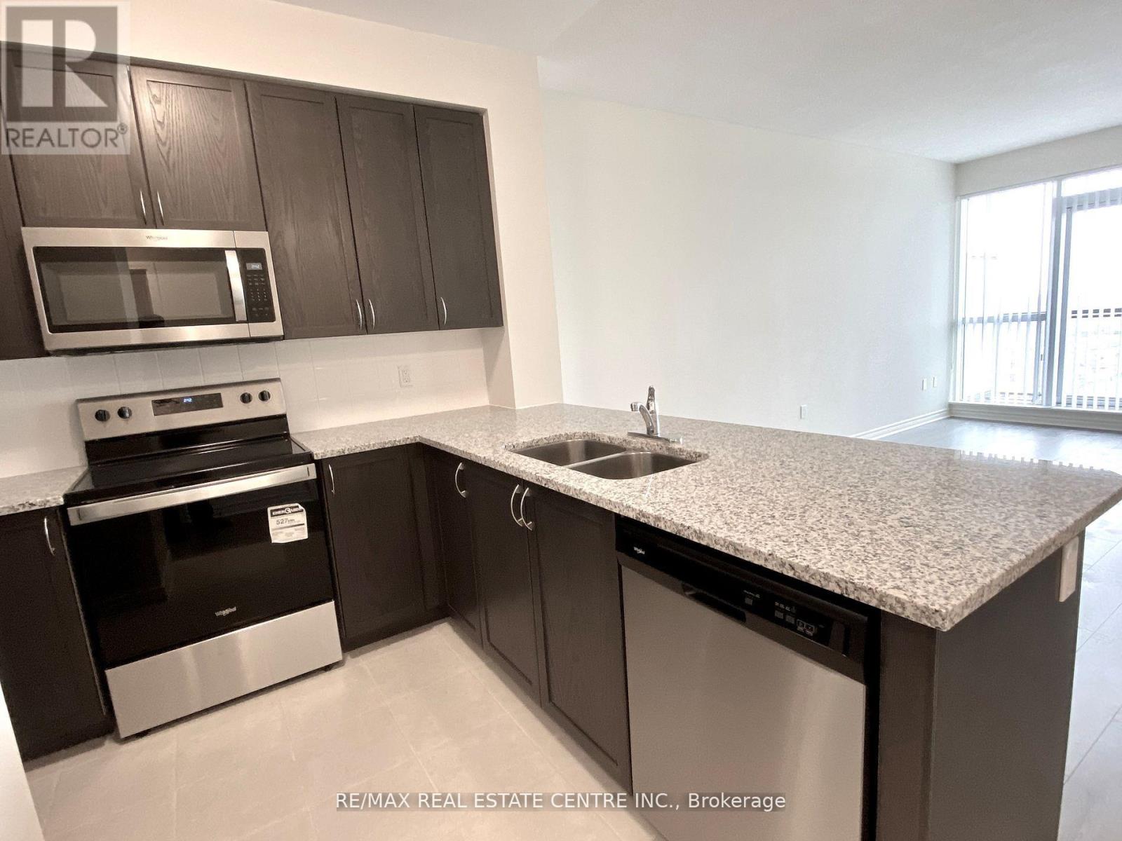 2118 - 349 Rathburn Road W, Mississauga, Ontario  L5B 0G9 - Photo 4 - W12960724