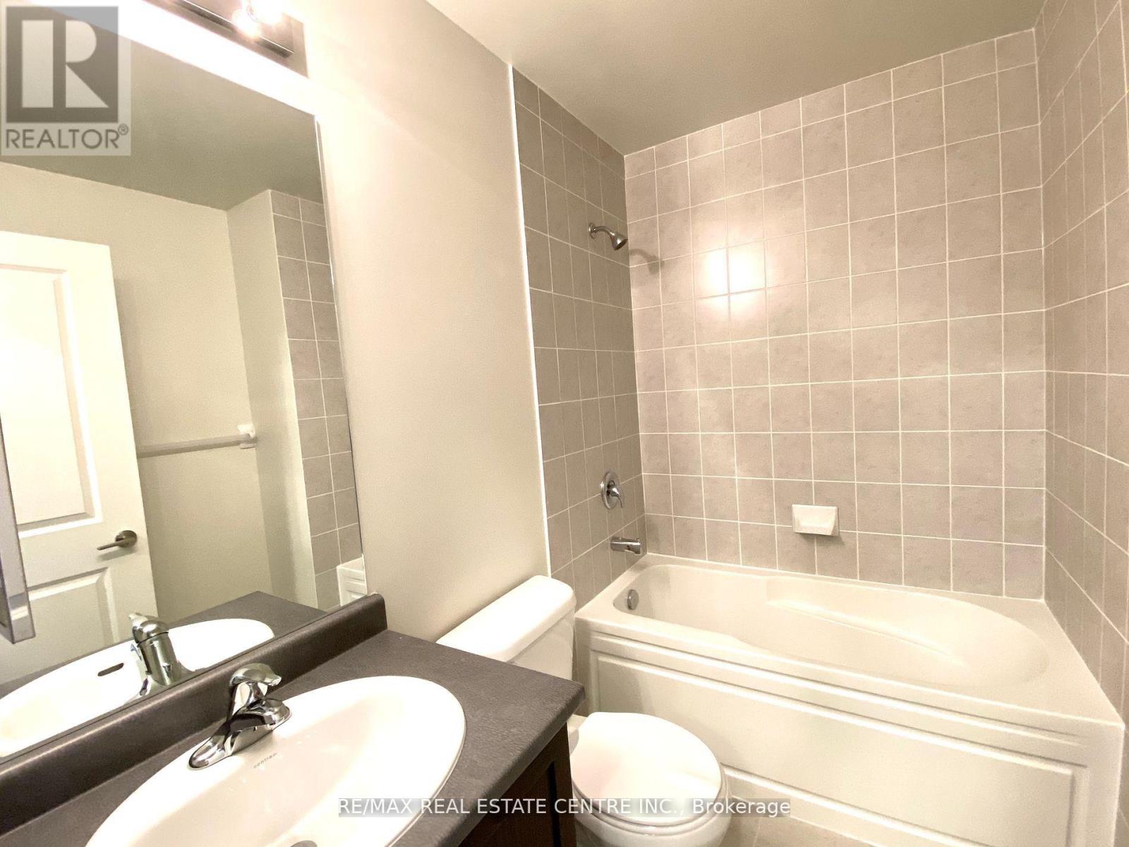 2118 - 349 Rathburn Road W, Mississauga, Ontario  L5B 0G9 - Photo 9 - W12960724