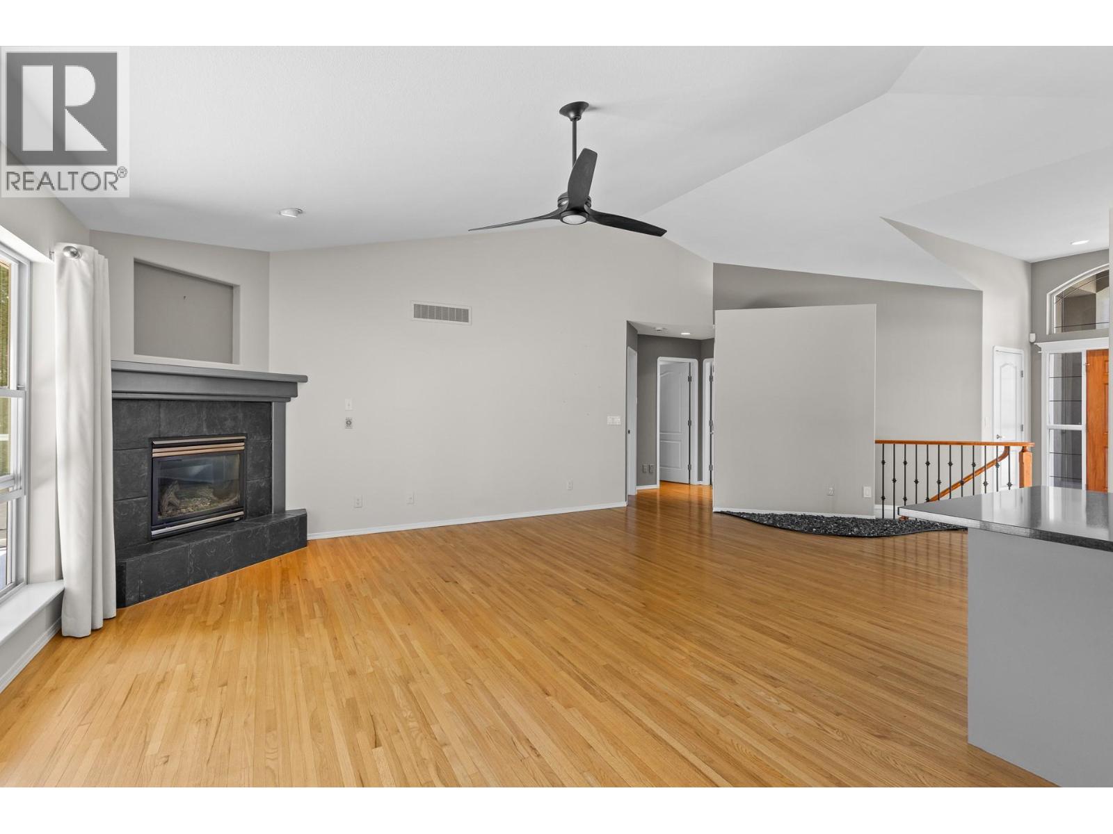 2149 Capistrano Drive, Kelowna, British Columbia  V1V 2A3 - Photo 8 - 10381122