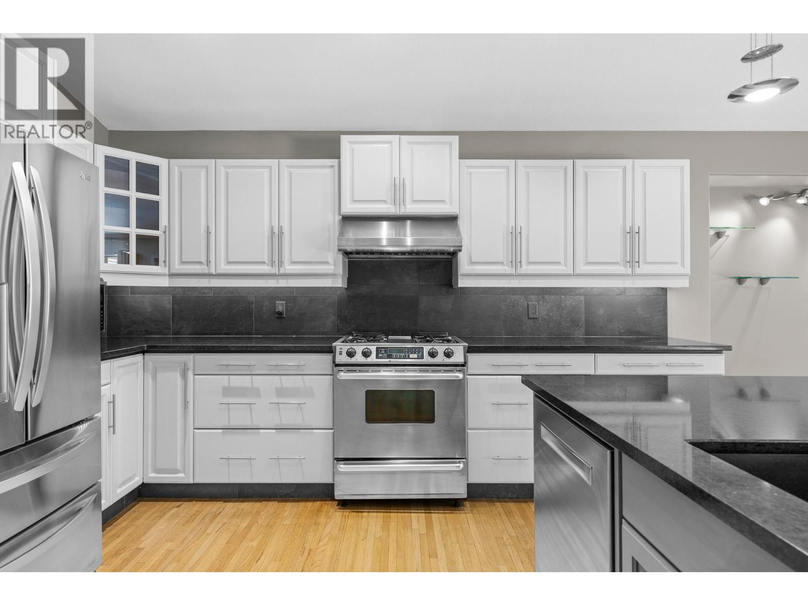 2149 Capistrano Drive, Kelowna, British Columbia  V1V 2A3 - Photo 9 - 10381122