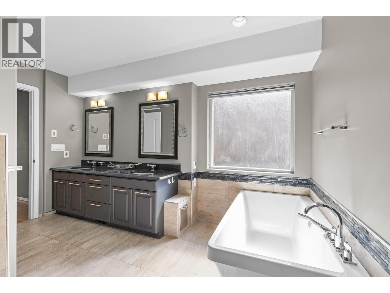 2149 Capistrano Drive, Kelowna, British Columbia  V1V 2A3 - Photo 28 - 10381122