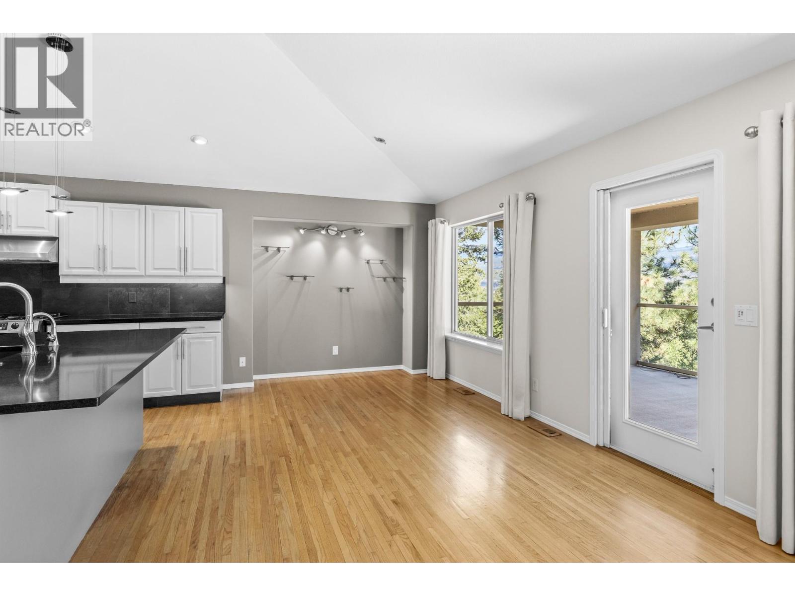 2149 Capistrano Drive, Kelowna, British Columbia  V1V 2A3 - Photo 18 - 10381122