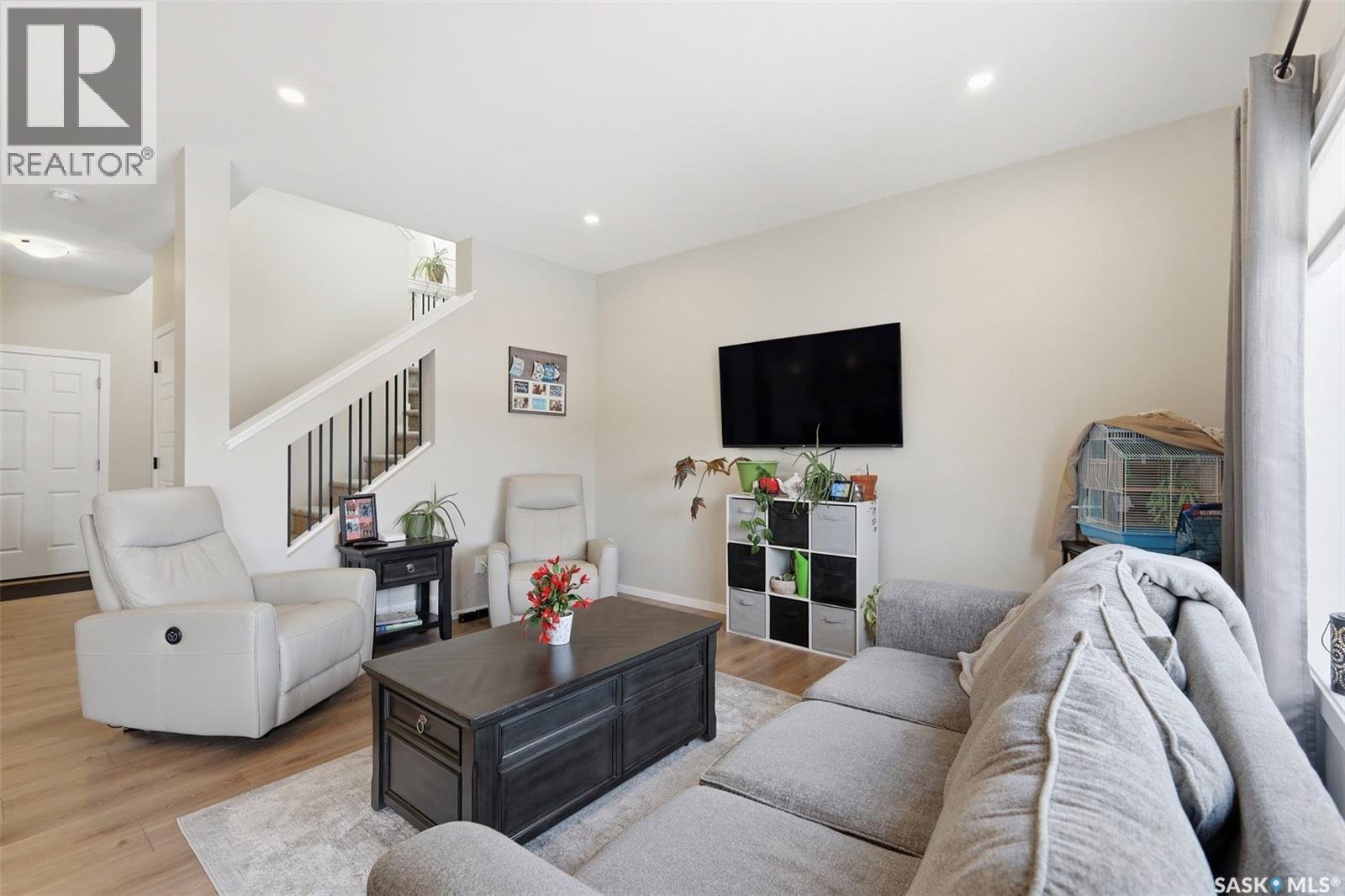 1019 Childers Court, Saskatoon, Saskatchewan  S7L 6T8 - Photo 4 - SK032140