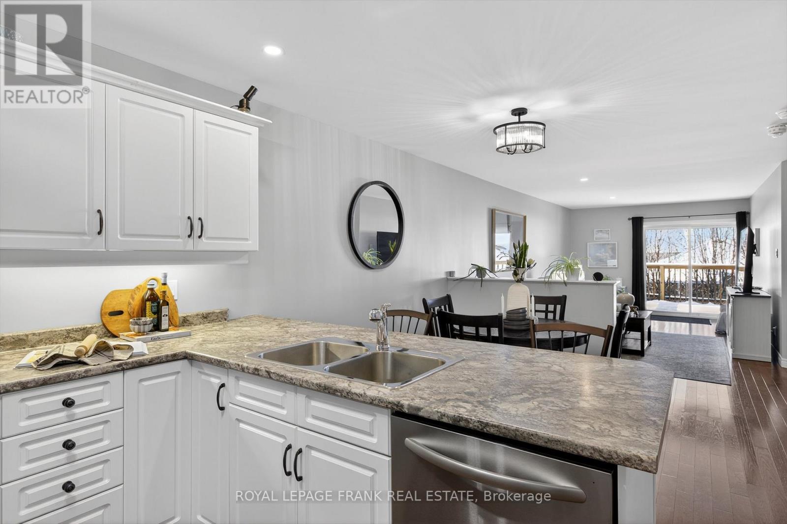 859 Emery Way, Peterborough, Ontario  K9J 0H7 - Photo 7 - X12947688