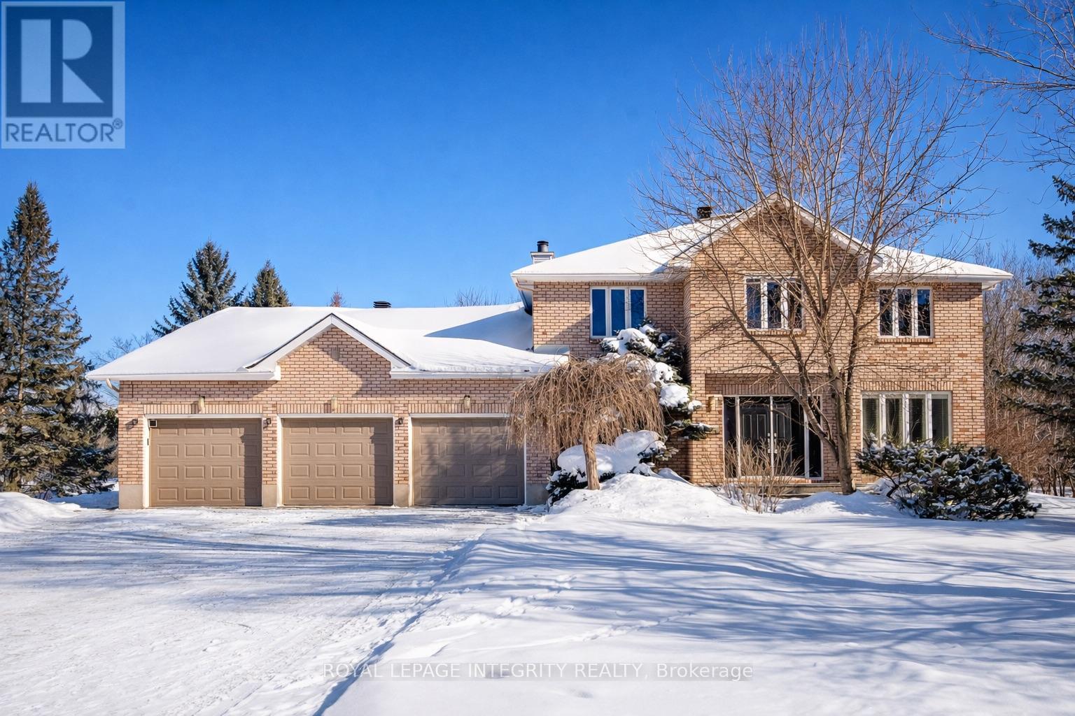 6 Marchbrook Circle, Ottawa, Ontario  K2W 1A1 - Photo 4 - X12795804