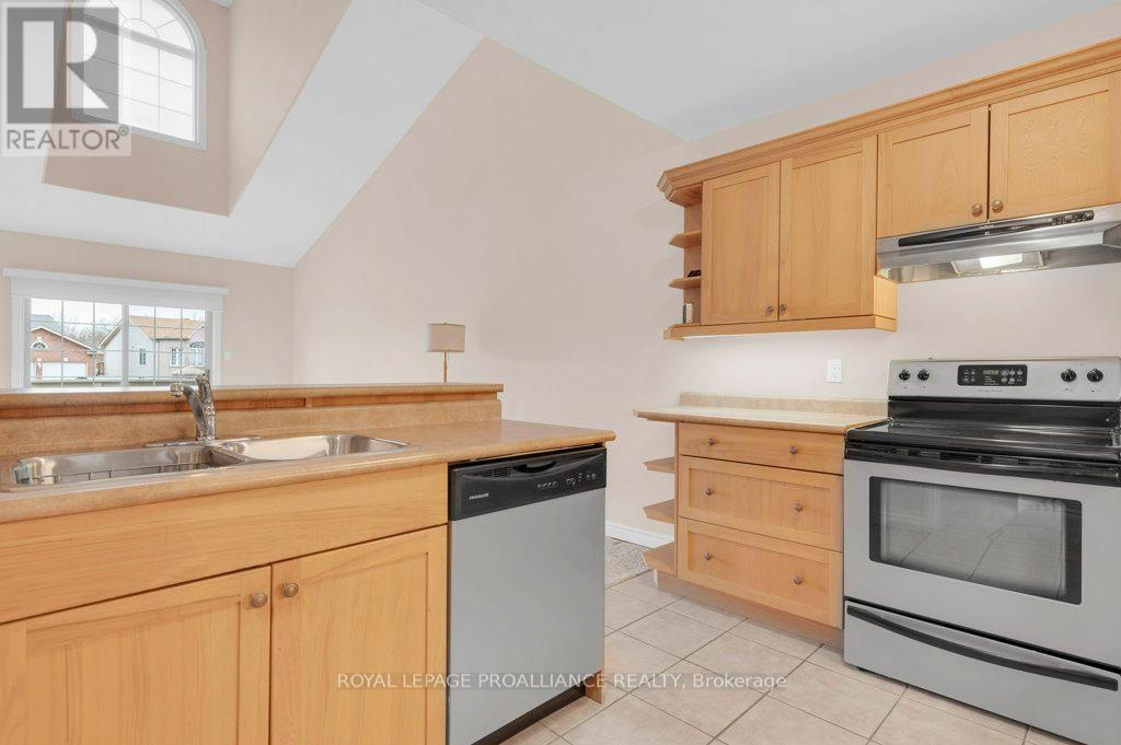 12 - 25 Heartwood Drive, Belleville, Ontario  K8P 5M2 - Photo 12 - X12960886