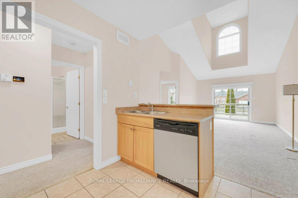 12 - 25 Heartwood Drive, Belleville, Ontario  K8P 5M2 - Photo 13 - X12960886